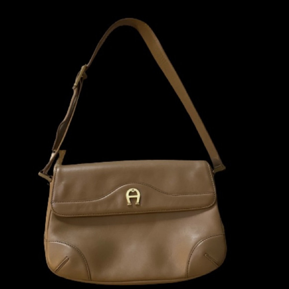 Vintage Tan genuine leather Etienne Aigner shoulder bag